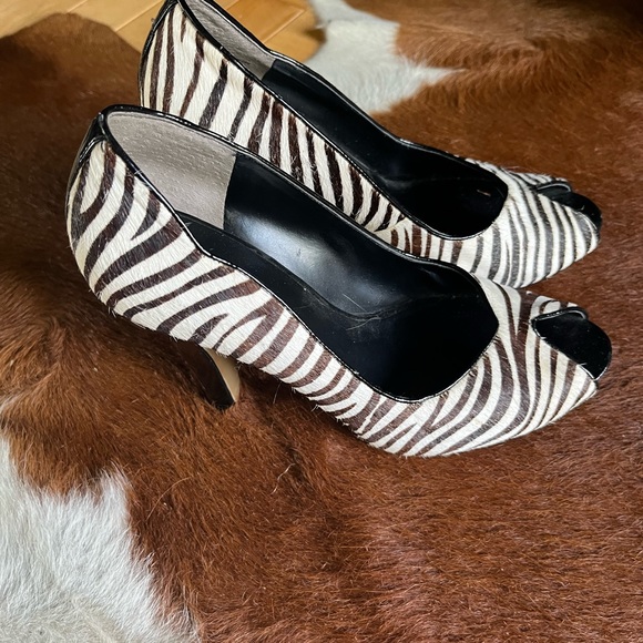 Nine West zebra heels size 7 1/2 - Picture 2 of 5